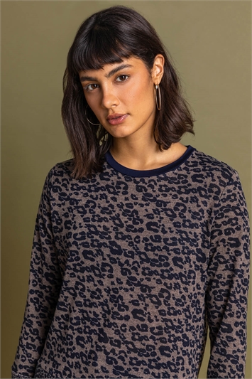 Leopard Print Round Neck Long Sleeve Jersey Top 19113290
