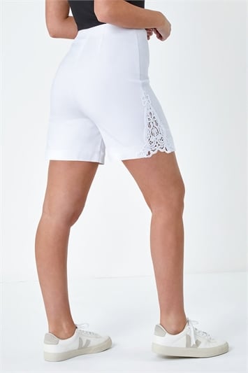 Lace Trim Stretch Elastic Waist  Shorts 18054094