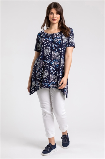 Curve Ditsy Floral Swing Tunic Top 19178560