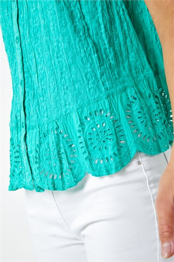 Embroidered Sleeveless Crinkle Blouse 10007839