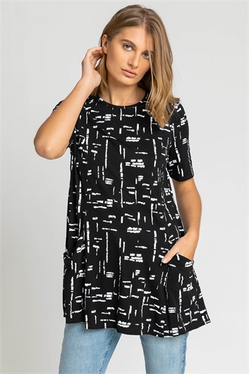 Abstract Pocket Stretch Swing Tunic Top 19168108