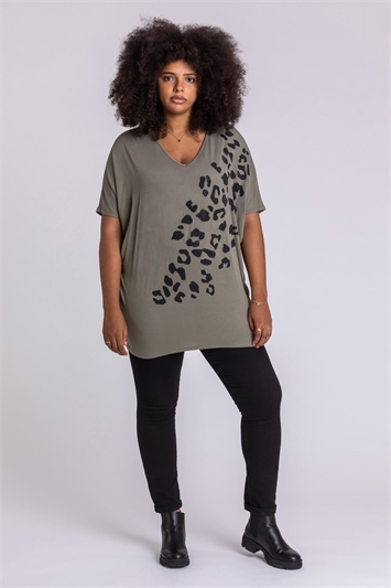 Curve Embellished Animal Print T-Shirt 19118240