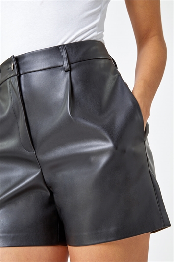Faux Leather Shorts 18046308