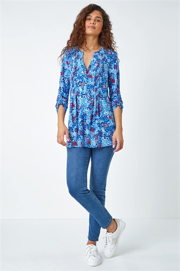 Abstract Spot V-Neck Pintuck Stretch Top 19263009