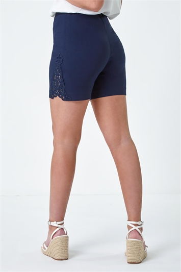Lace Trim Stretch Shorts 18054060