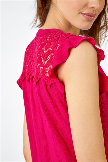 Sleeveless Lace Detail Blouse 10111317