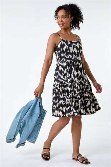Black Petite Abstract Print Tiered Stretch Dress