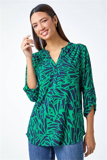 Green Abstract Animal Stretch Jersey Top