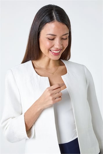 White 3/4 Sleeve Pleated Textured Cropped Jacket