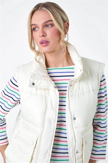 Jackets For Women - Get Upto 40% Off on Winter Jacket & Fleece