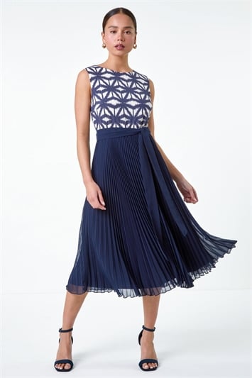 Blue Petite Geometric Print Pleated Midi Dress
