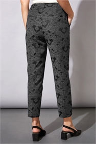 Jacquard Tapered Trouser in Black 