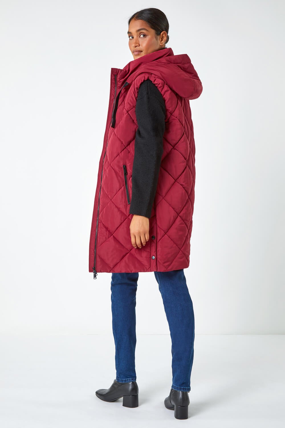 Bordeaux Diamond Quilted Padded Gilet , Image 5 of 6