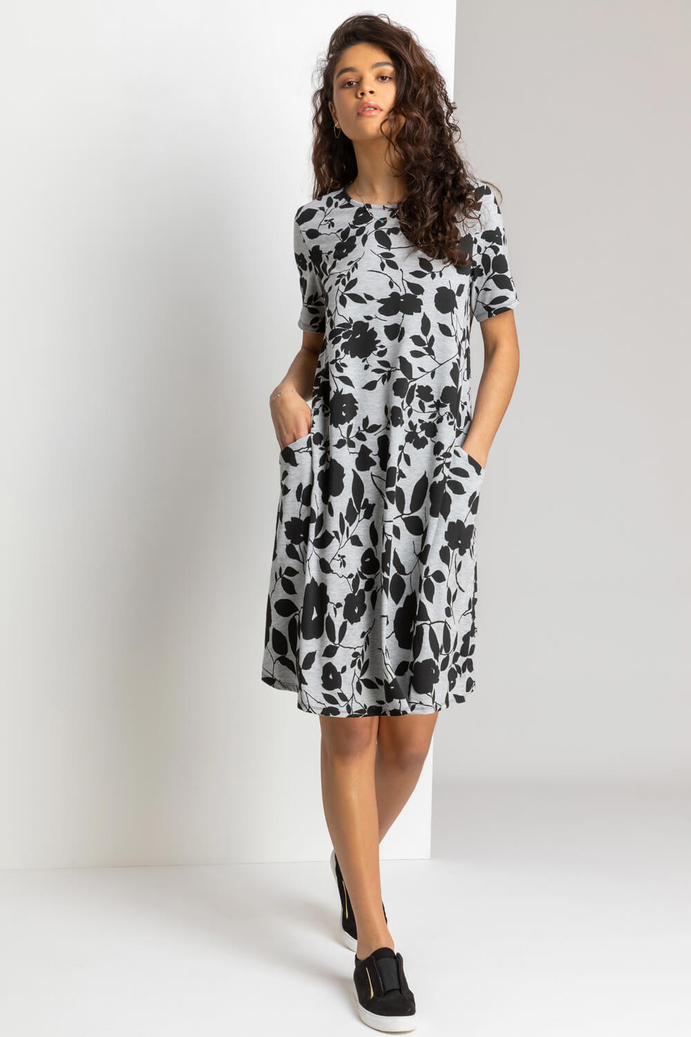 Grey Floral Print Pocket Shift Dress, Image 3 of 4