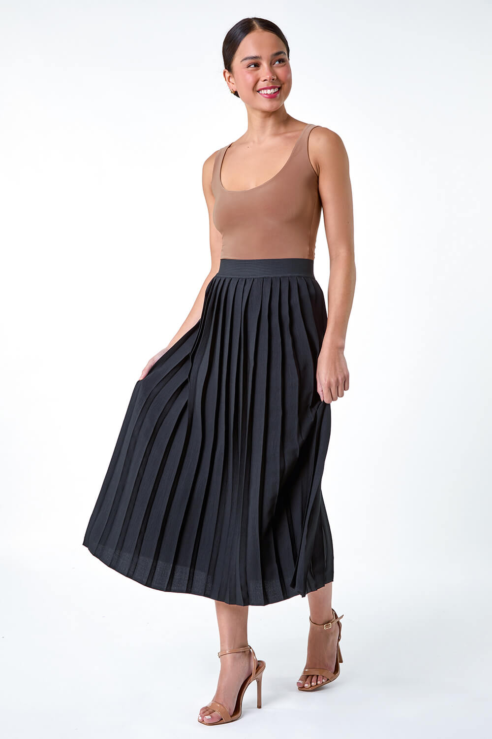 Pleated maxi 2025 skirt petite