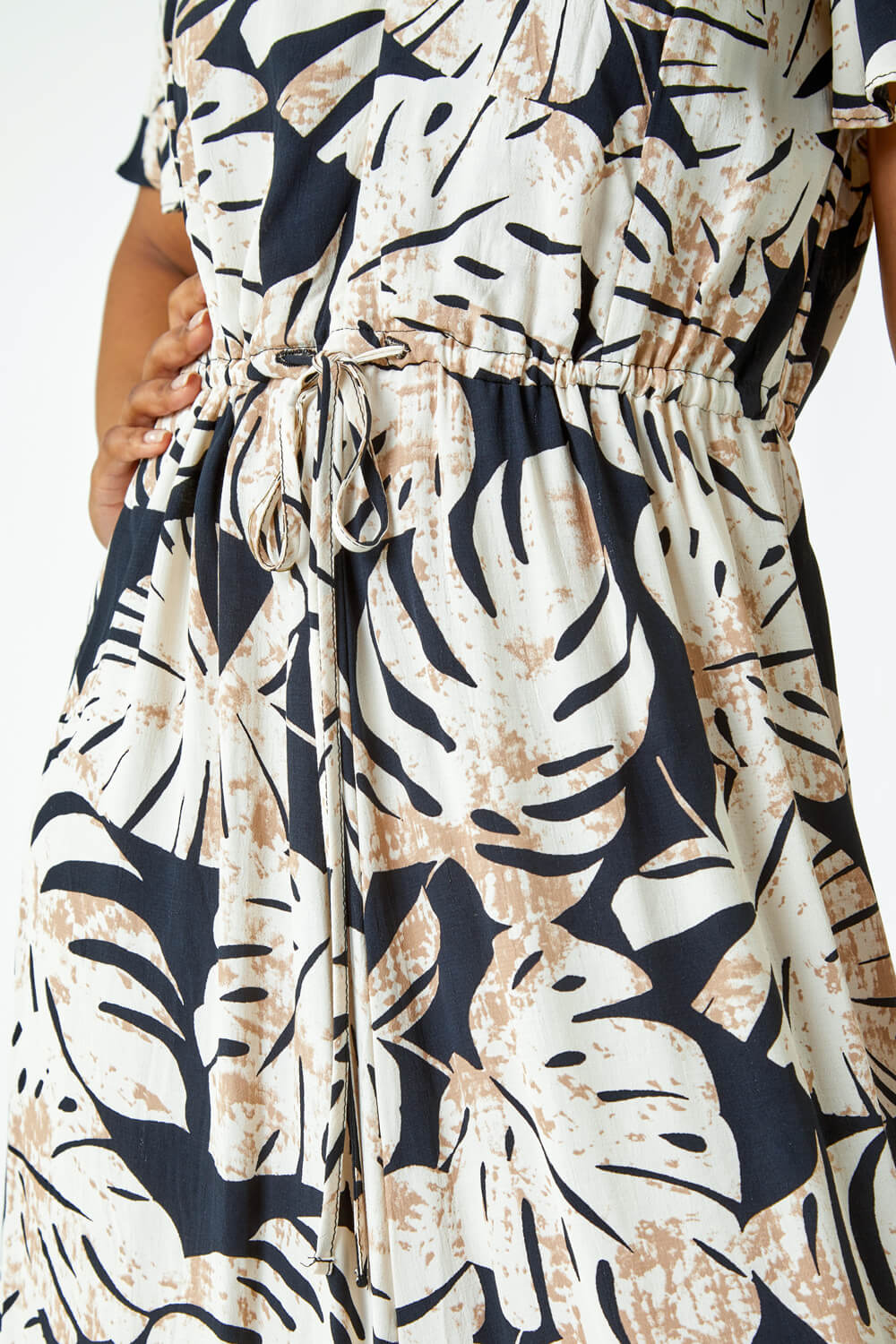 Black Petite Leaf Print Tie Waist Maxi Dress, Image 5 of 5