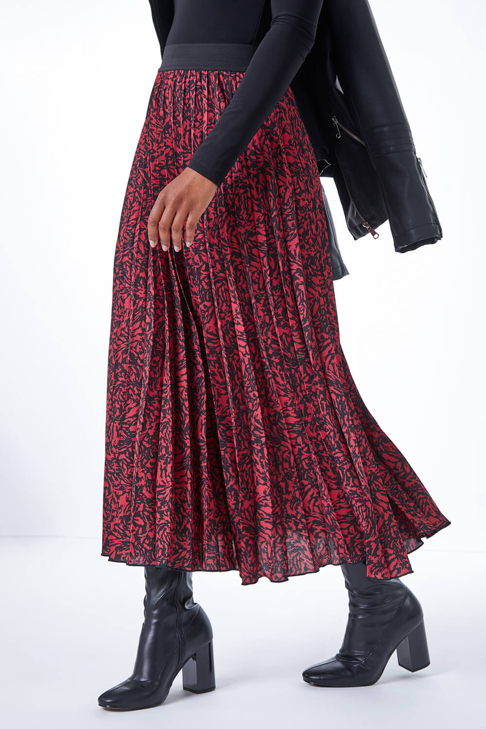 Red Petite Abstract Print Pleated Skirt, Image 5 of 5