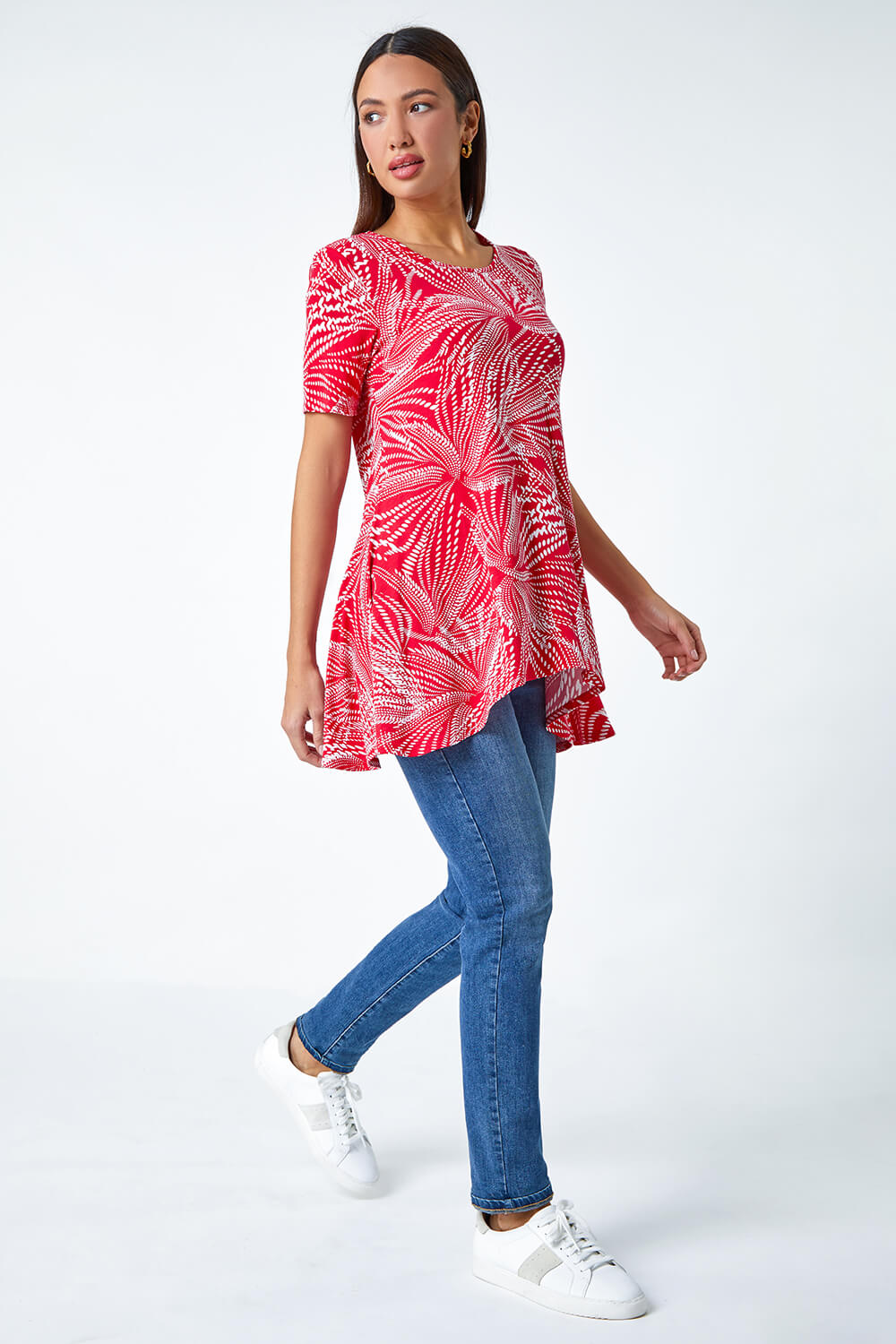 Red Textured Fan Print Stretch Hanky Hem Top, Image 2 of 5