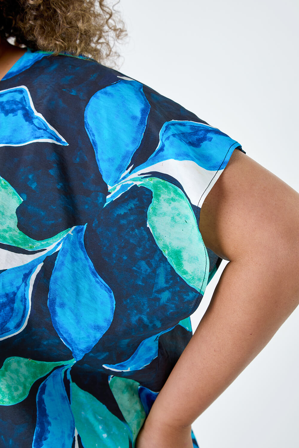 Blue Curve Abstract Print Pleat Front Top, Image 5 of 5