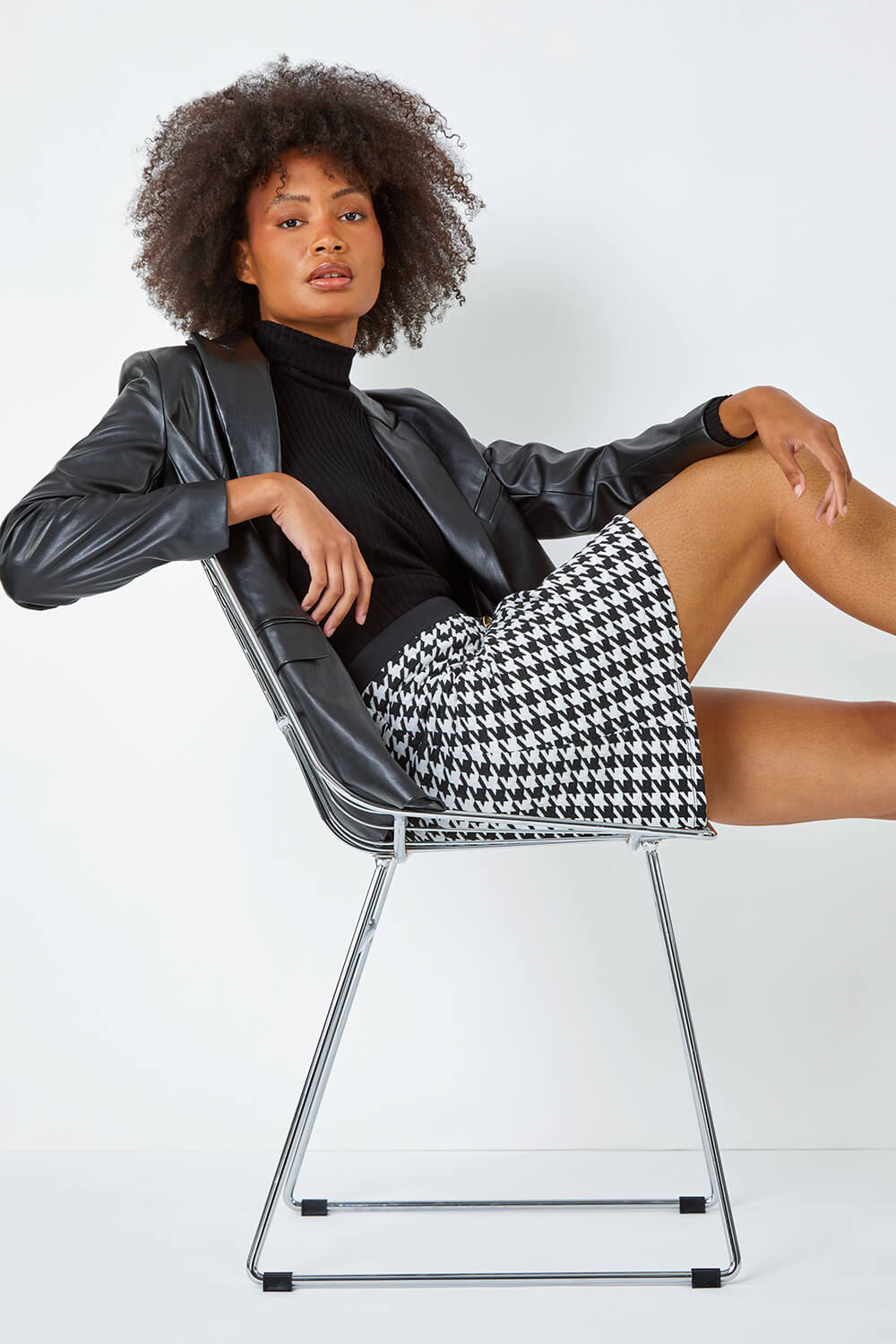 Black Houndstooth Button Detail Stretch Skirt, Image 4 of 5