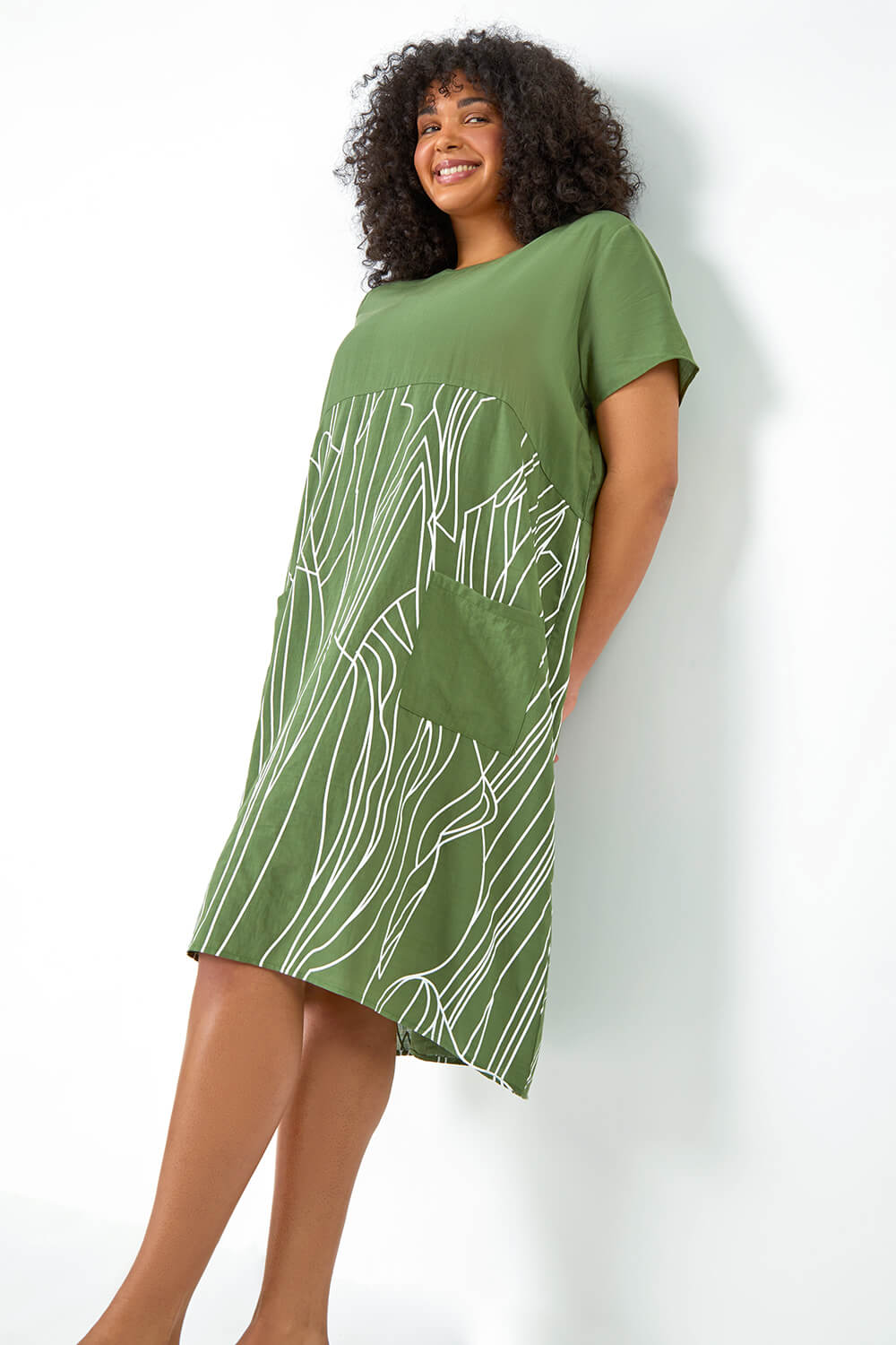 Curve Contrast Print Pocket T-Shirt Dress