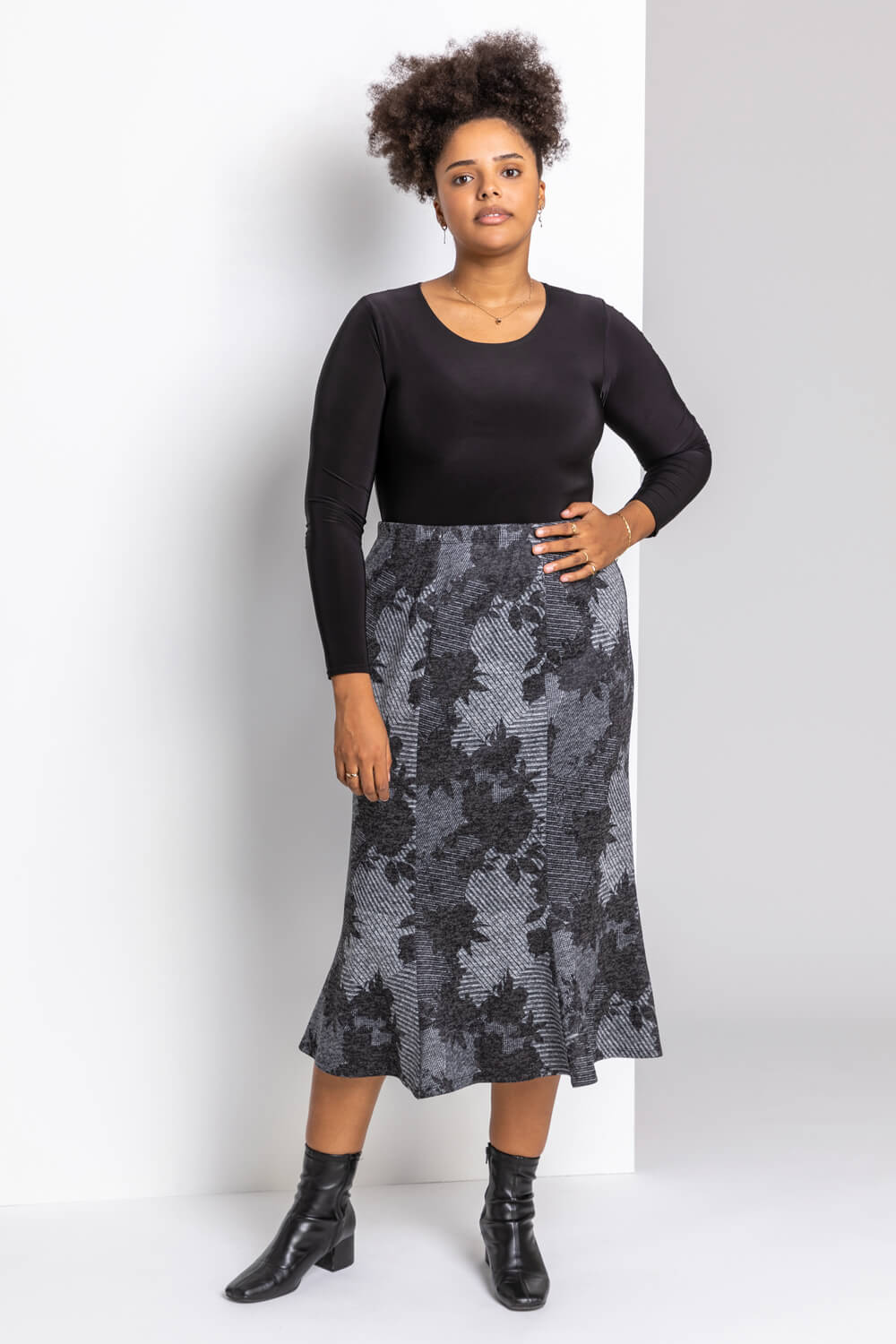 Curve Floral Print Midi Skirt in Grey - Roman Originals UK
