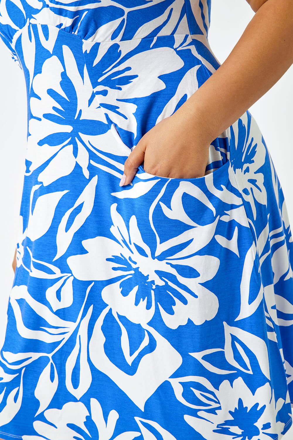 Blue Curve Sleeveless Floral Stretch Dress, Image 5 of 5