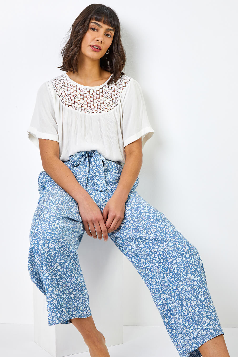 Ditsy Floral Print Waist Tie Culottes