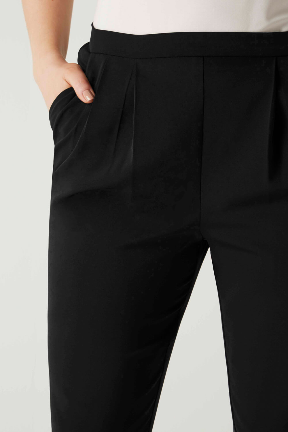 Cropped Jersey Trousers - Black | Boden AU