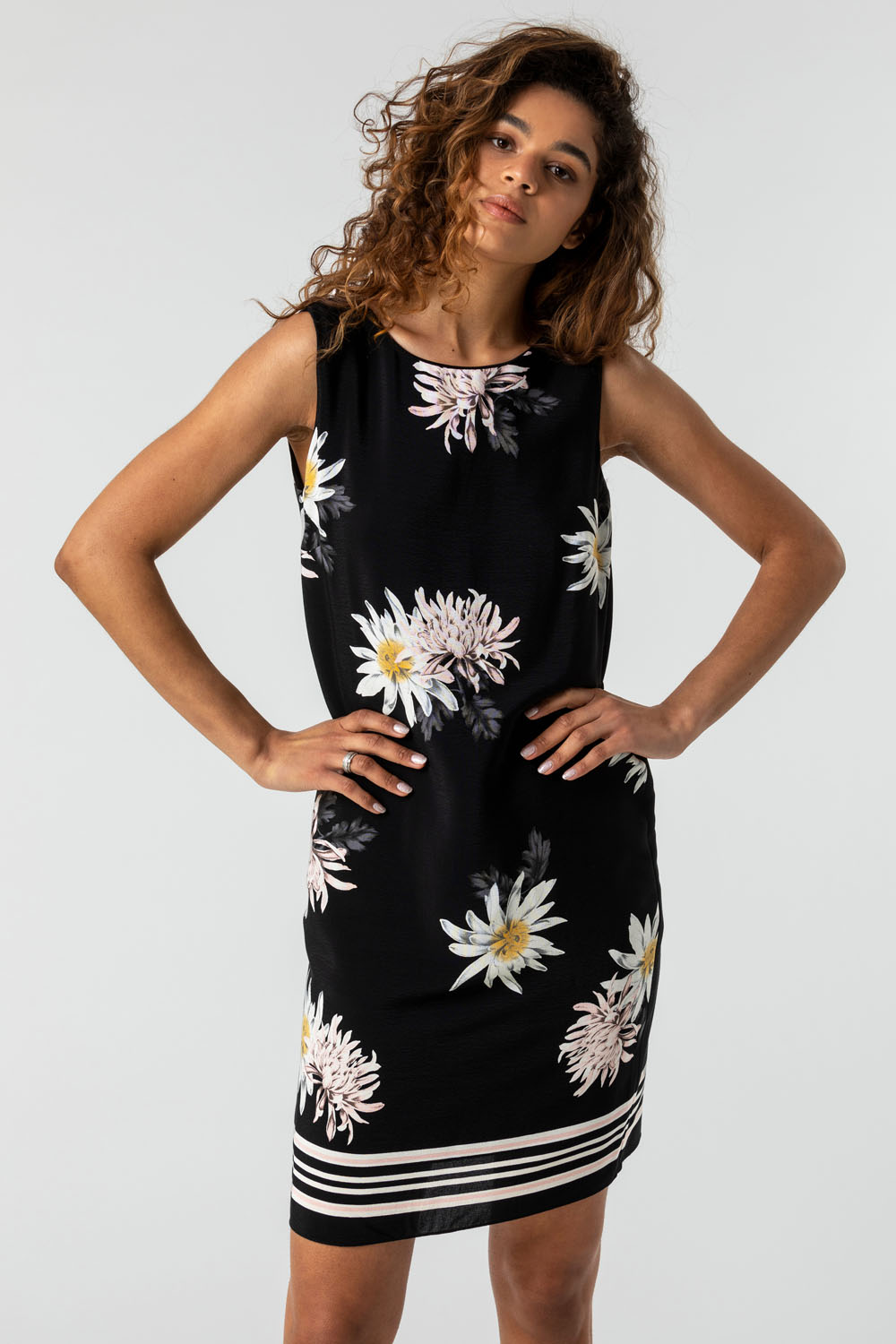 Black Daisy Floral Shift Dress, Image 4 of 5