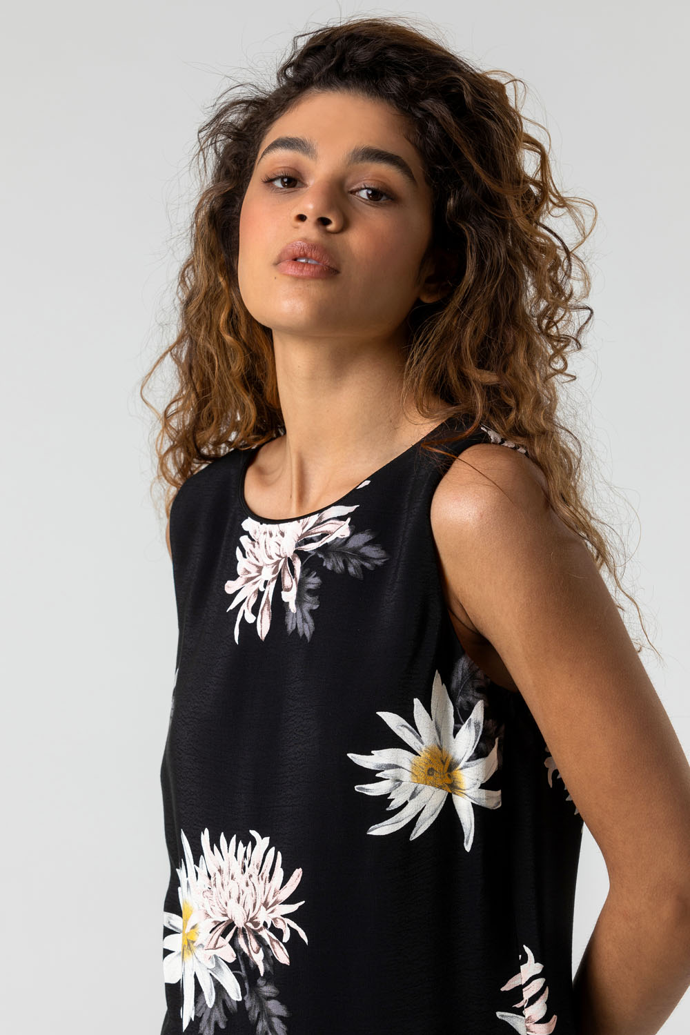 Black Daisy Floral Shift Dress, Image 5 of 5
