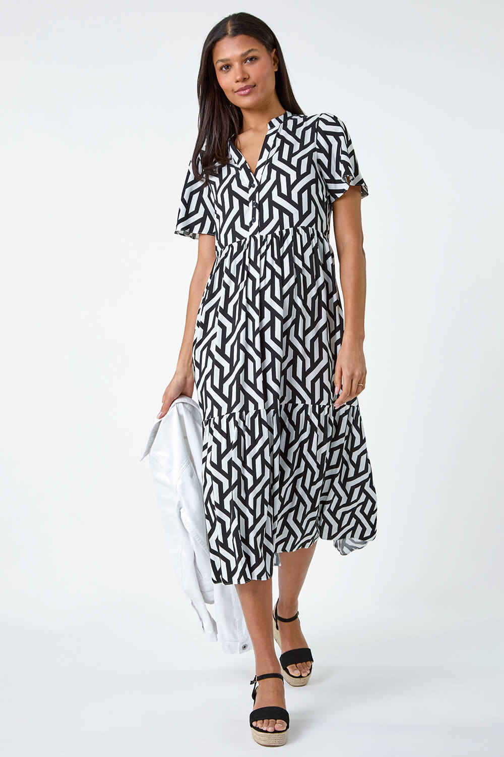 Women Black Geometric Printed Taired Dress With Three Quarter Sleeves