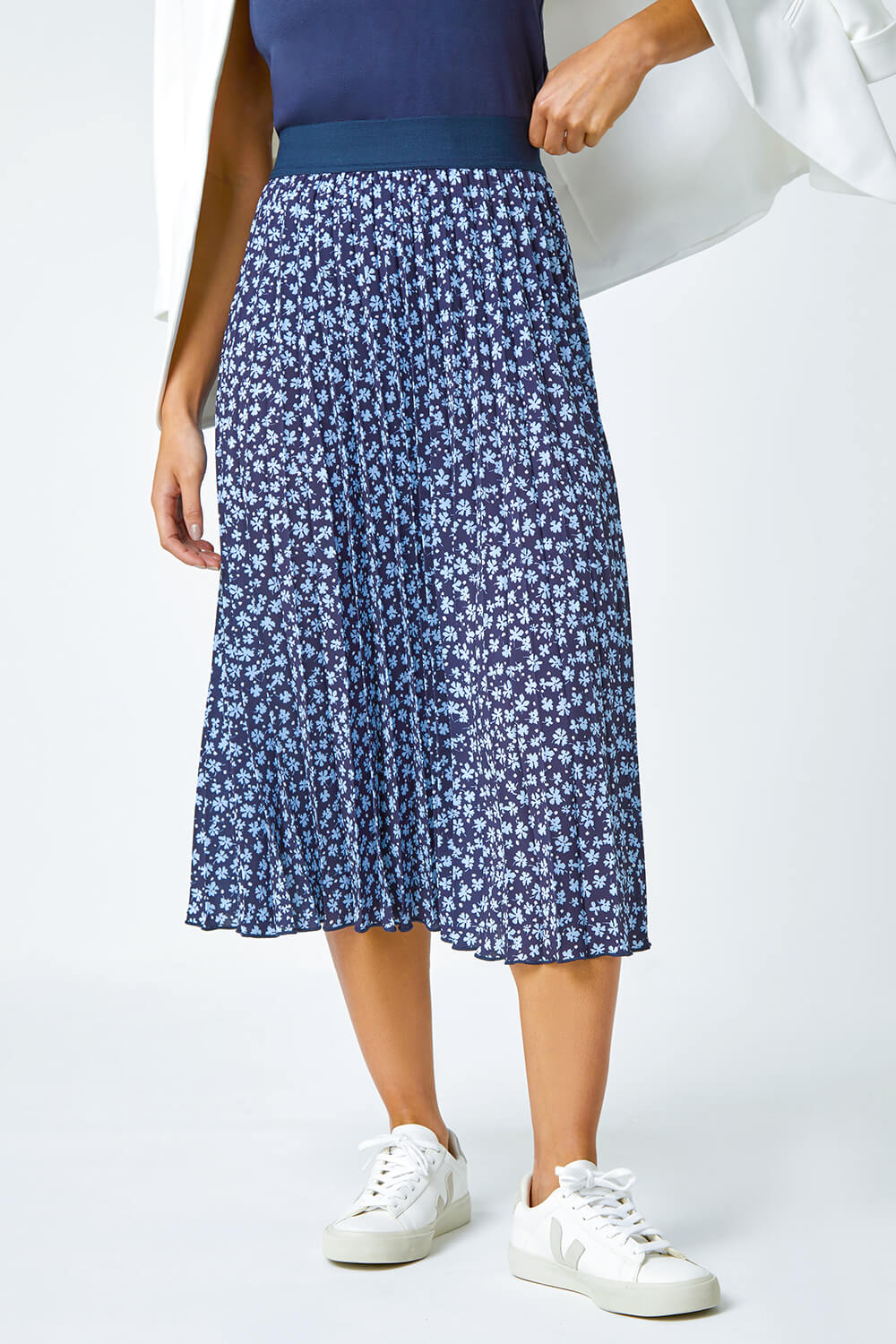 Navy  Petite Pleated Ditsy Floral Midi Skirt, Image 4 of 5