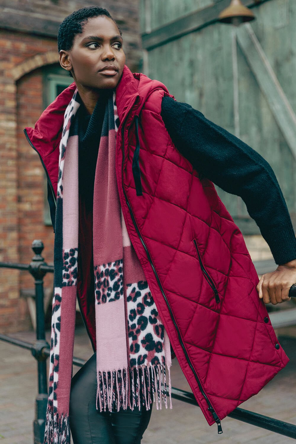 Bordeaux Diamond Quilted Padded Gilet , Image 1 of 6