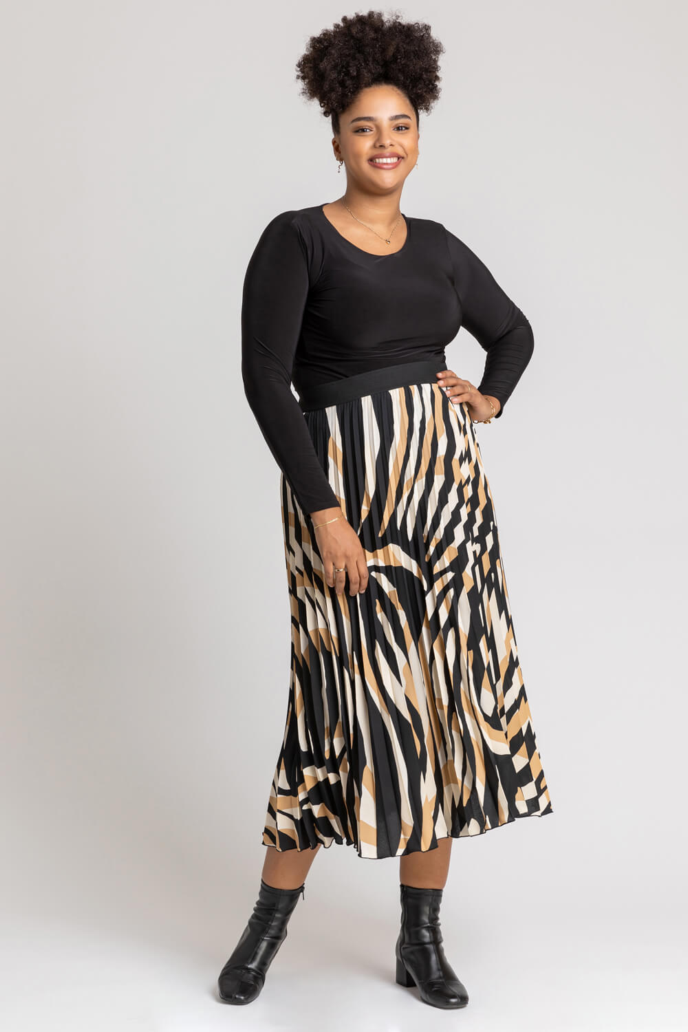Camel  Curve Abstract Print Pleated Midi Skirt, Image 4 of 5