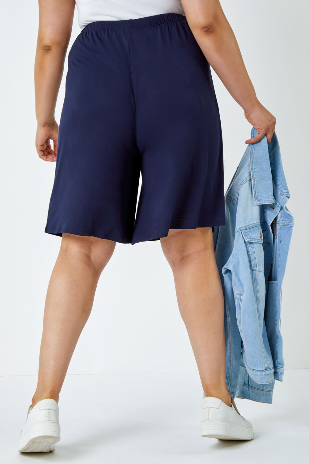 Navy  Curve Wide Leg Stretch Shorts, Image 4 of 5