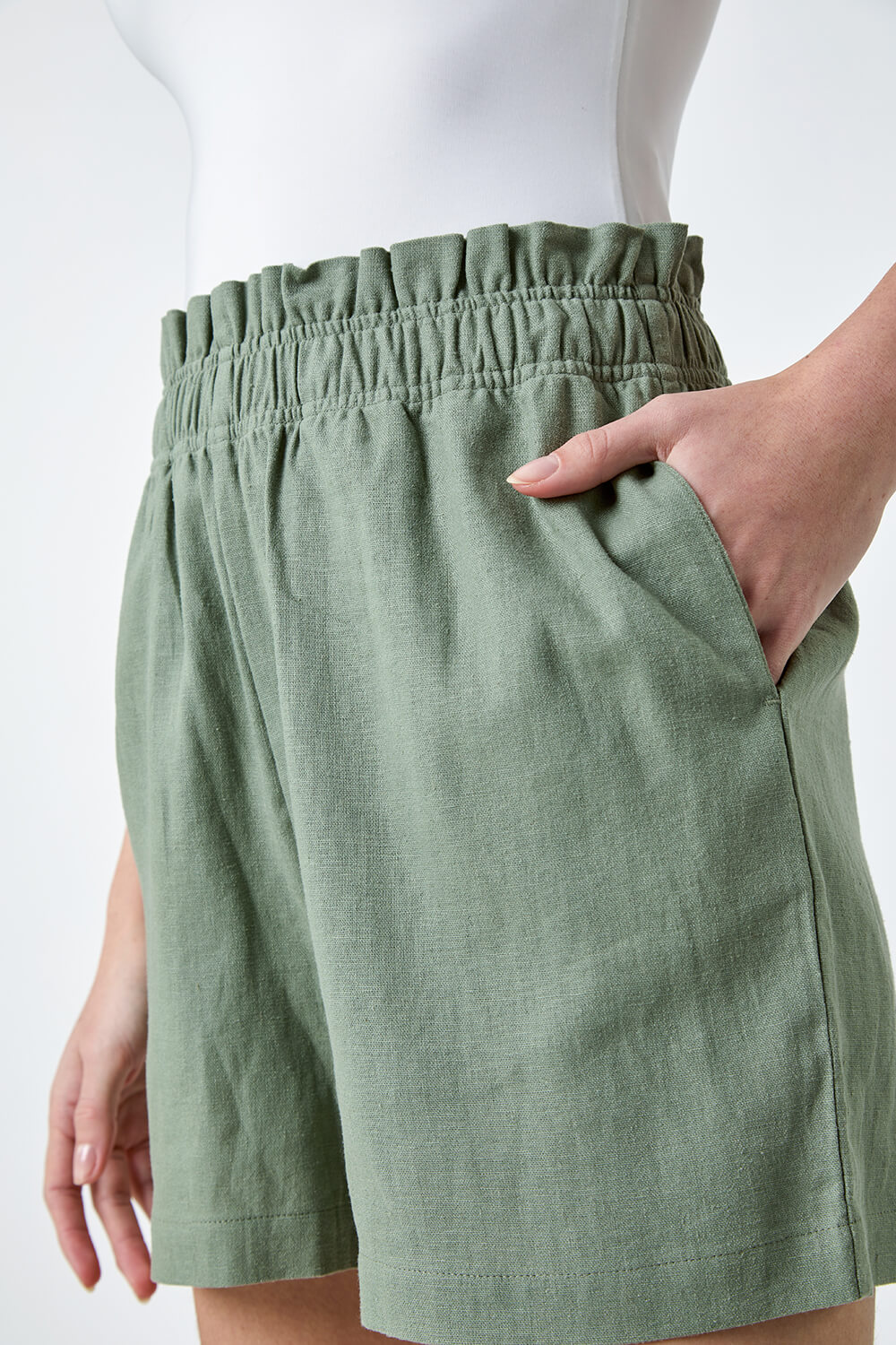 KHAKI Linen Blend Pocket Shorts, Image 5 of 7