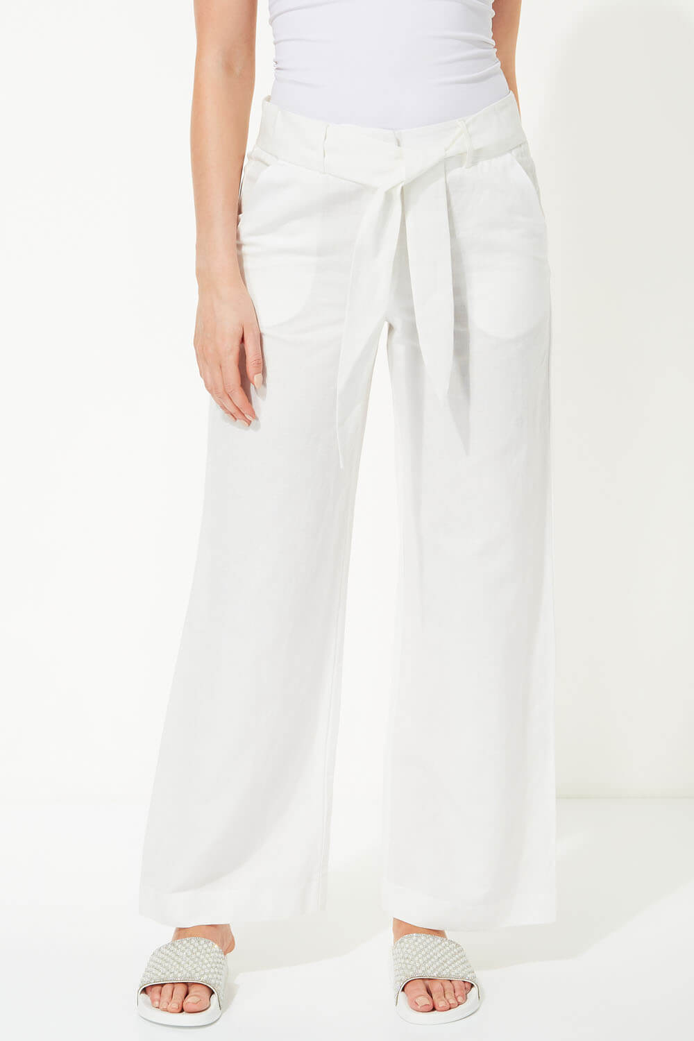 How to Wear Linen Trousers: 5 Chic Outfit Ideas | Who What Wear UK