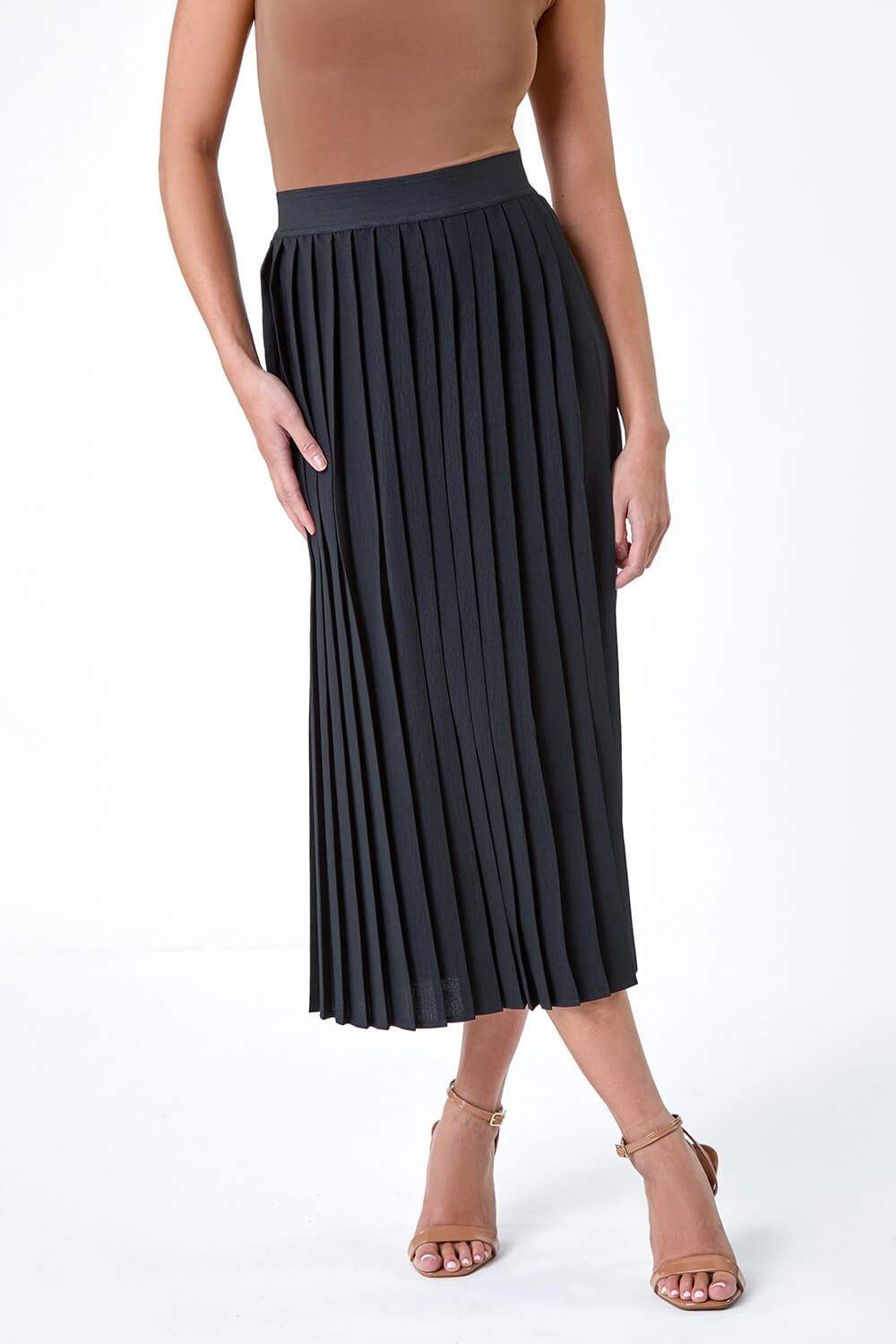 Petite Plain Pleated Maxi Skirt