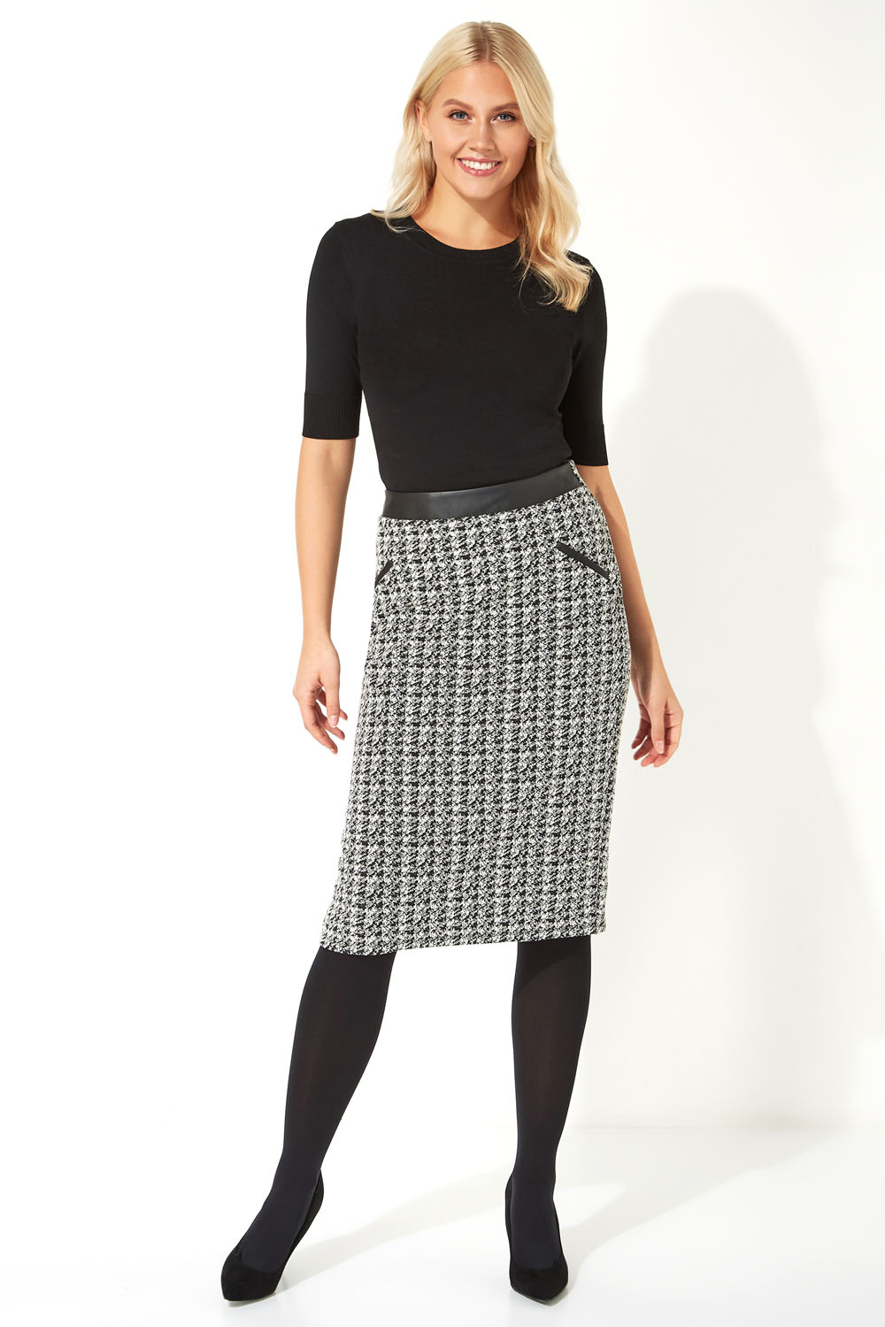 Crew Neck Short Sleeve Jumper in Black Roman Originals UK