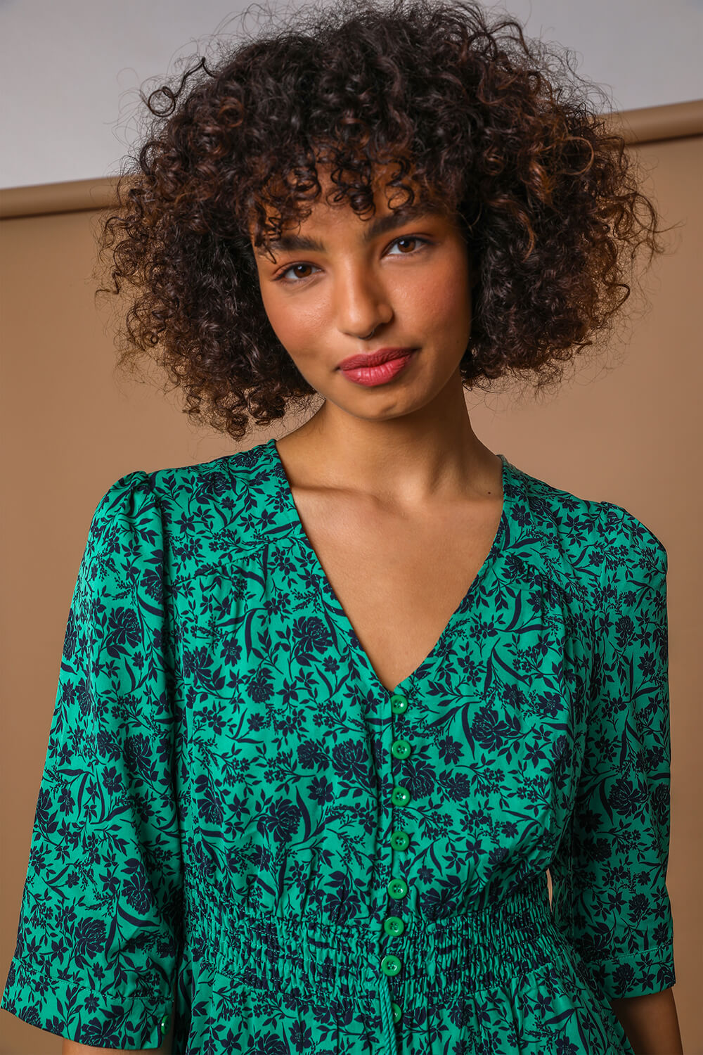 Green Floral Print Shirred Waist Maxi Dress, Image 4 of 5