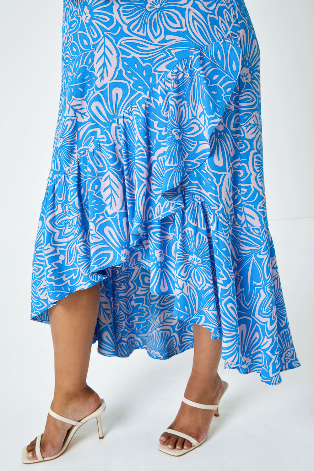 Petite Floral Print Ruched Midi Dress in Blue | Roman UK