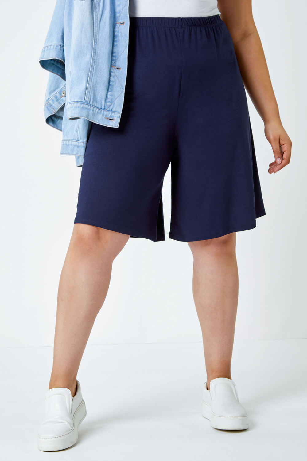 Navy  Curve Wide Leg Stretch Shorts, Image 5 of 5