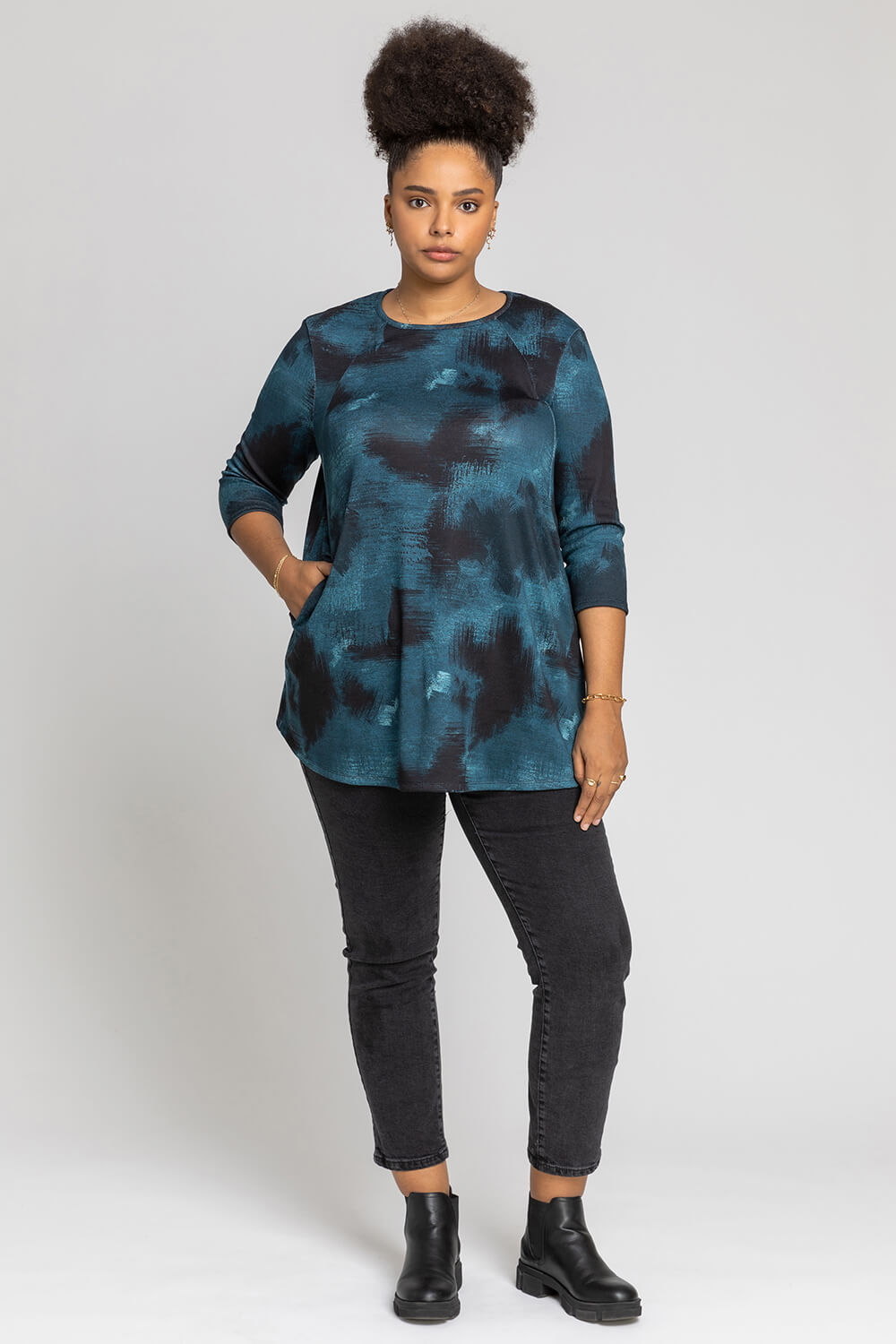 Teal Curve Abstract Print Pocket Top, Image 3 of 5