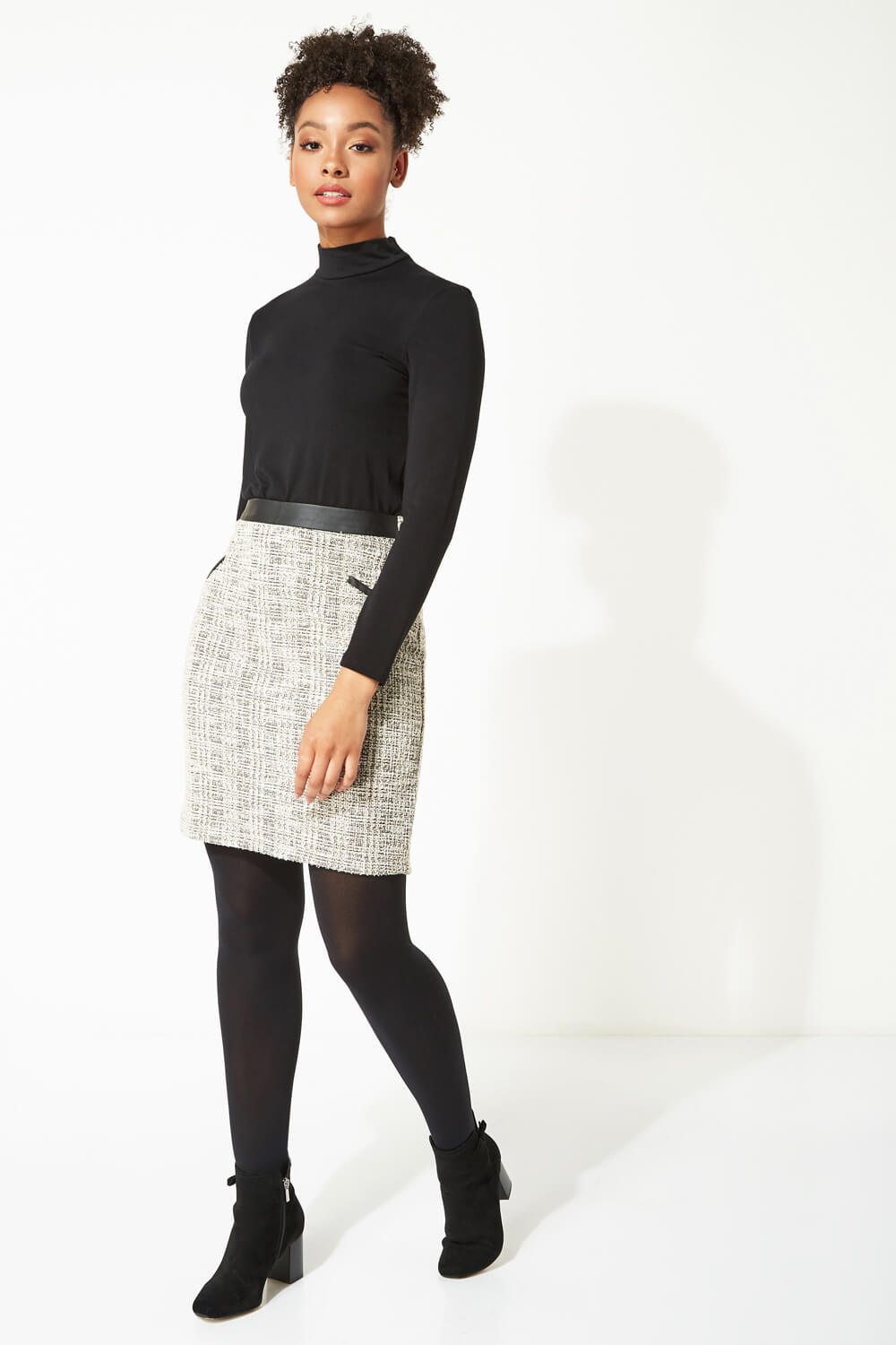 Ivory  Contrast Waist Boucle Short Skirt , Image 3 of 5