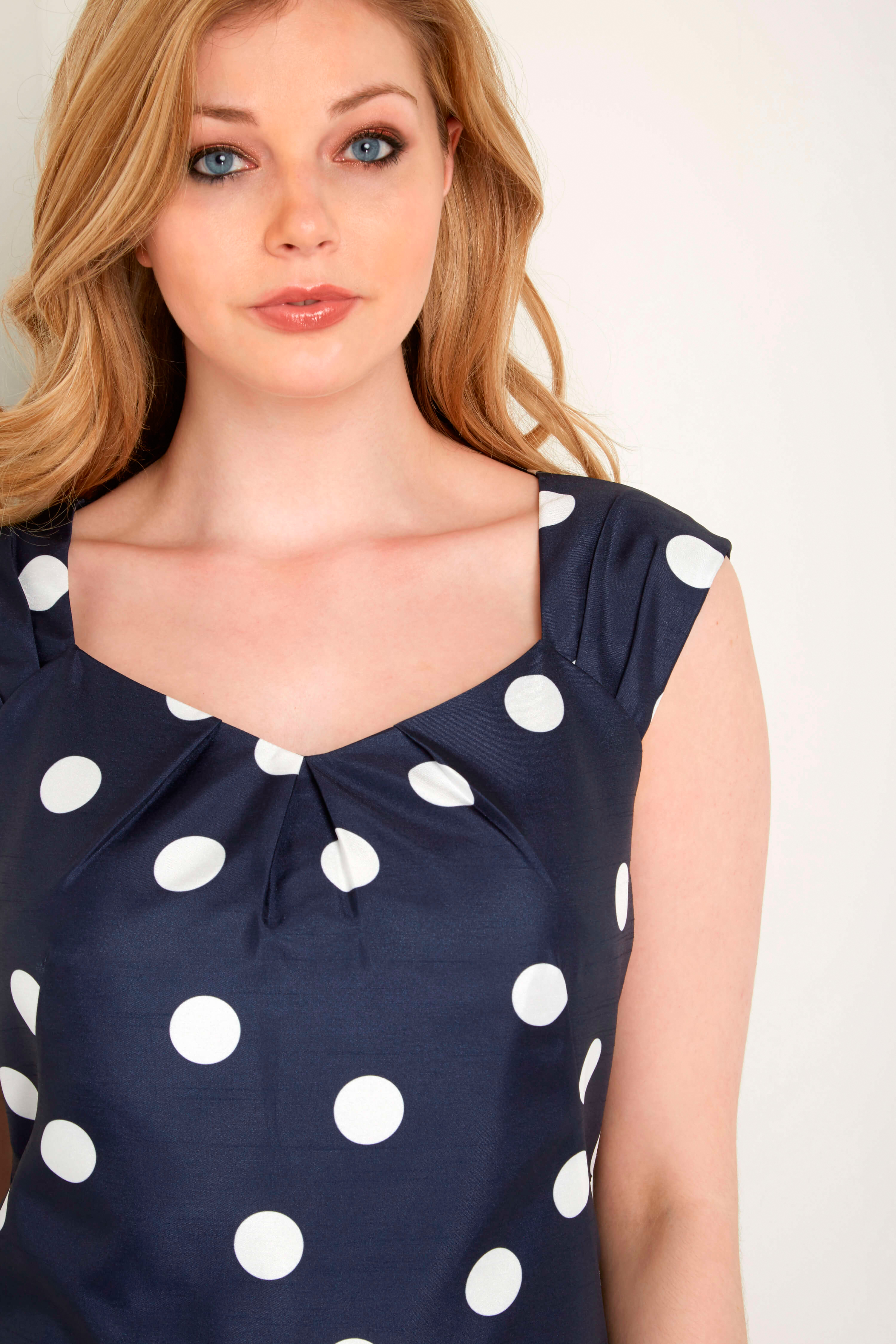 4510898 White Polka Dot Cotton Shift Dress