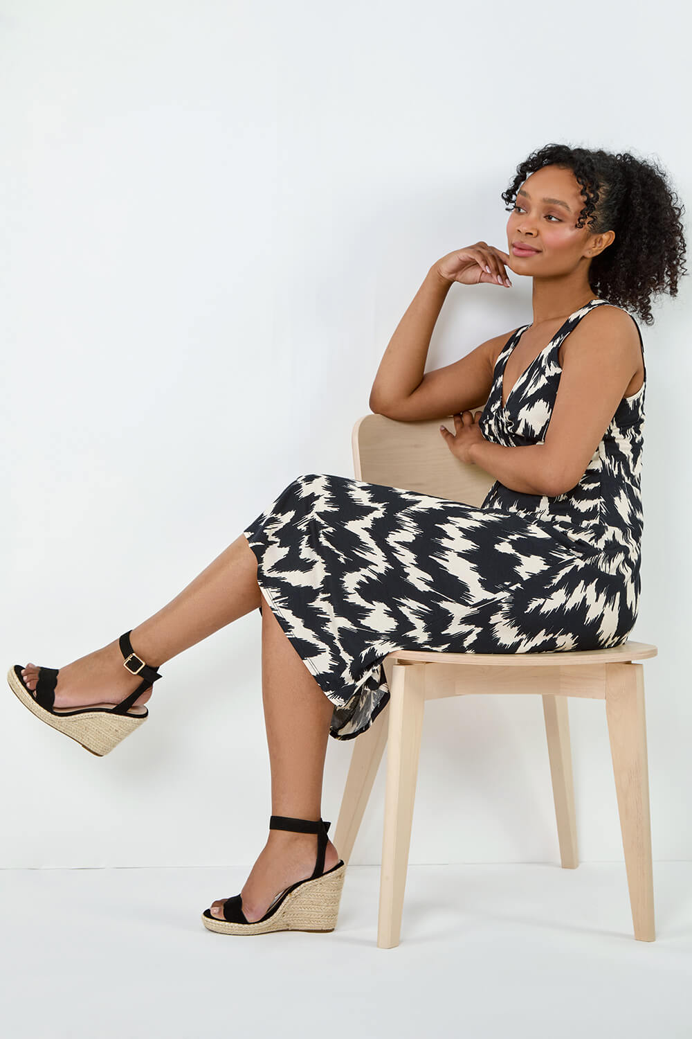 Black Petite Abstract Print Ruched Midi Dress, Image 4 of 5