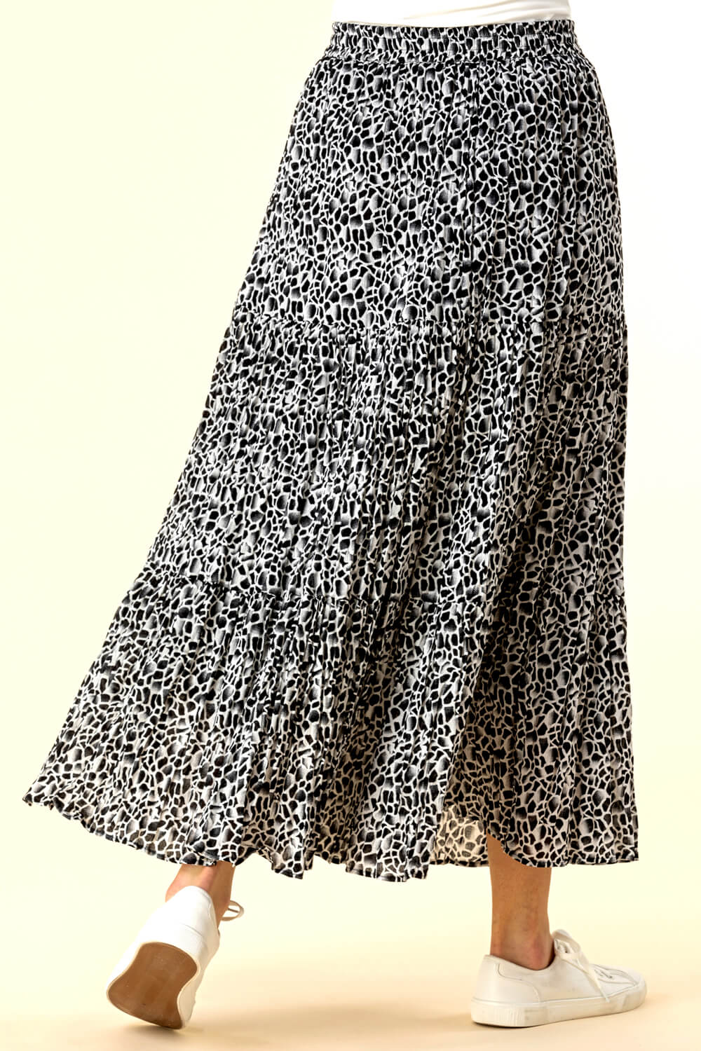 vince star dot draped skirt