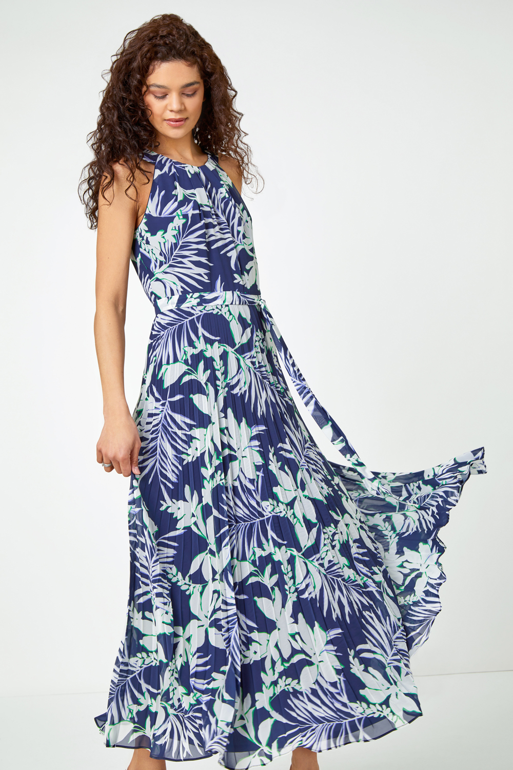 Sleeveless Palm Print Pleated Maxi Dress