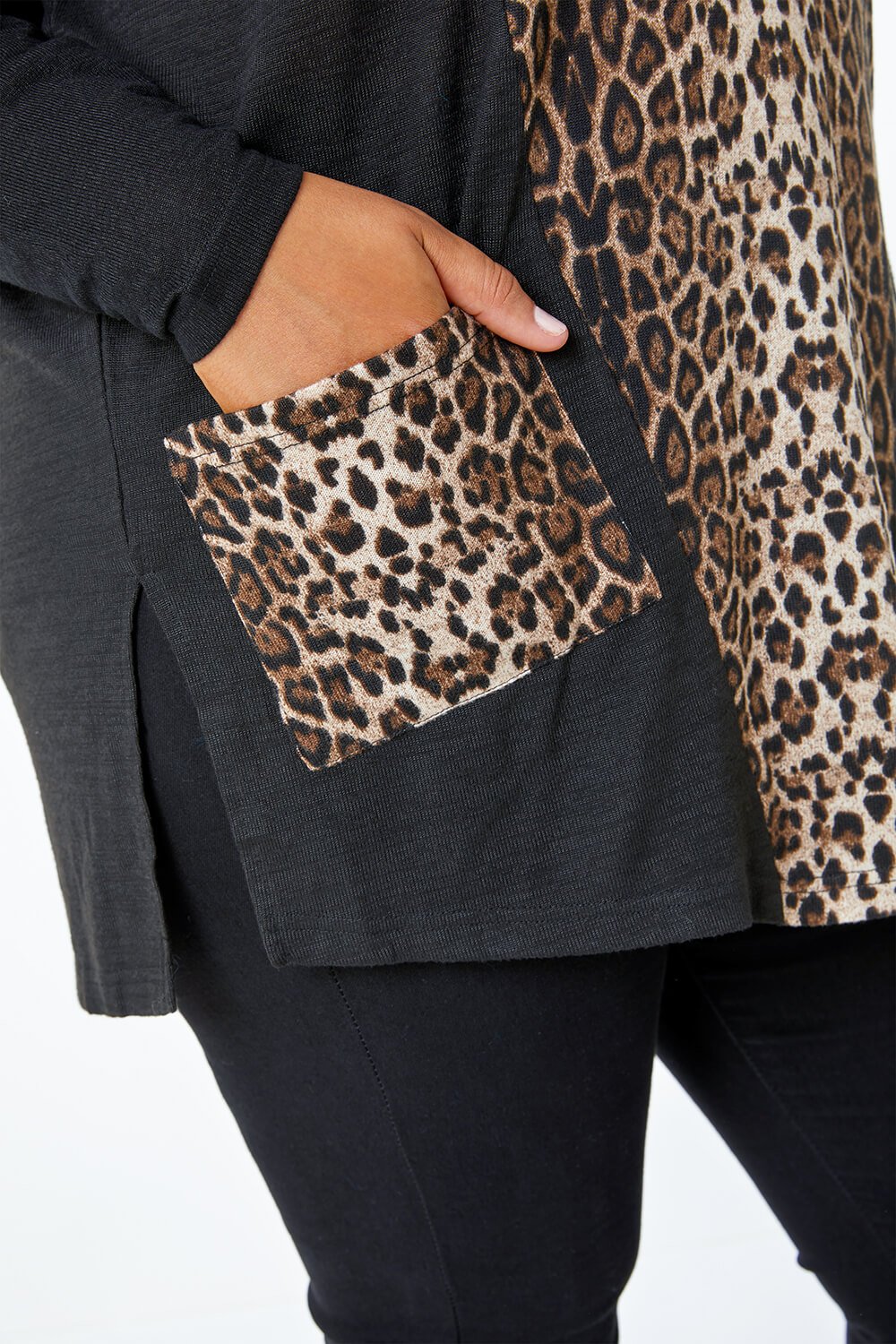 Chocolate Curve Animal Contrast Pocket Top, Image 5 of 5